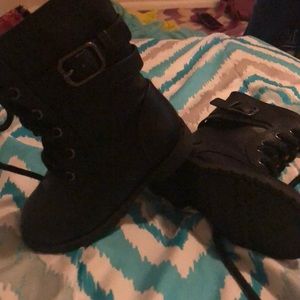 girl toddler boots-very good shape